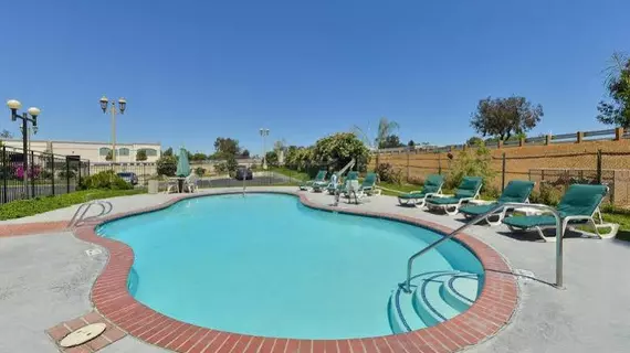 Quality Inn Temecula Valley Wine Country | Kaliforniya - Riverside County - Temecula (ve civarı) - Temecula