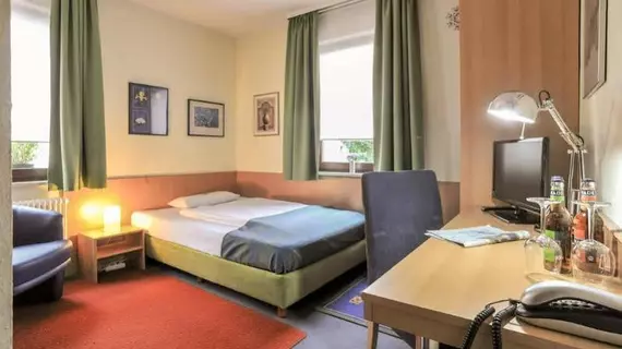 City Hotel Fellbach | Baden-Wuerttemberg - Rems-Murr-Kreis - Stuttgart (ve civarı) - Fellbach