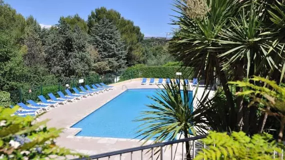 Residence iere Les Agapanthes | Provence - Alpes - Cote d'Azur - Var - Cannes (ve civarı) - Cannes