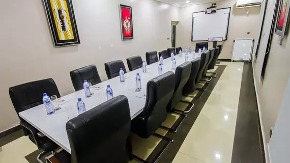 Golf View Hotel & Suites Ikeja | Lagos (ve civarı) - Lagos - Onigbongbo - Ikeja