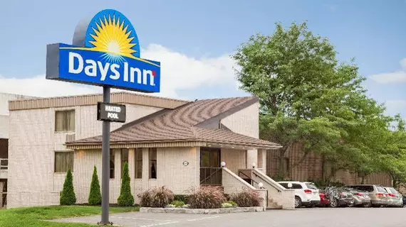 Days Inn - Fallsview | Ontario - Niagara Regional Belediyesi - Niagara Şelalesi (ve civarı), Kanada - Niagara Şelalesi - Fallsview