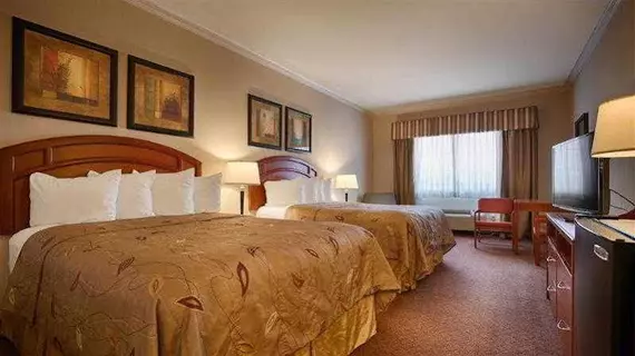 Best Western Inn & Suites Cleveland | Teksas - Conroe (ve civarı) - Cleveland