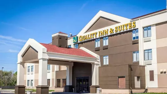 Quality Inn & Suites Lees Summit | Missouri - Kansas City (ve civarı) - Lee's Summit