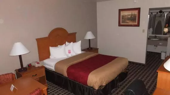 ECONO LODGE INN & SUITES | New Mexico - Socorro