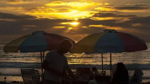 La Jolla Beach and Tennis Club | Kaliforniya - San Diego County - San Diego Sahili