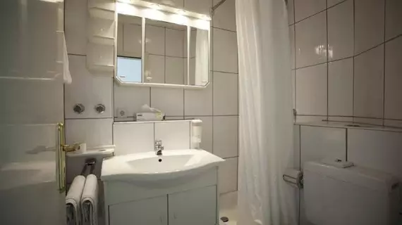 Hotel Petersburg | Kuzey Ren-Westfalia - Düsseldorf (ve civarı) - Düsseldorf - Friedrichstadt