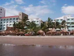 Hotel Villa Varadero | Nayarit - Bahía de Banderas - Puerto Vallarta (ve civarı) - Nuevo Vallarta