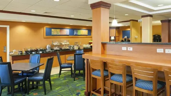 Fairfield Inn & Suites Muskegon Norton Shores | Michigan - Muskegon (ve civarı) - Norton Shores