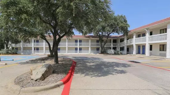 Motel 6 Dallas - Addison | Teksas - Dallas (ve civarı) - Dallas - Addison - Galleria