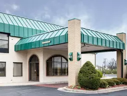 Quality Inn & Suites Shelbyville | Indiana - Indianapolis (ve civarı) - Shelbyville