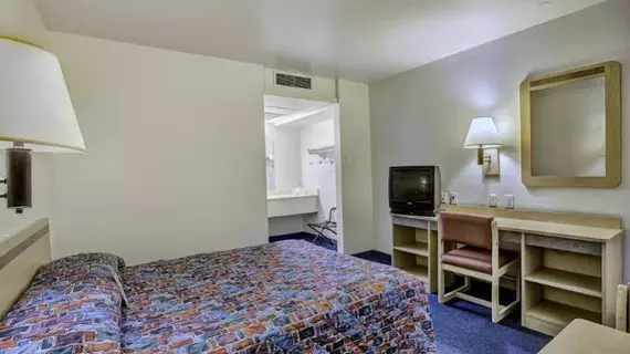 Motel 6 Nashville - Goodlettsville | Tennessee - Nashville-Davidson - Nashville (ve civarı) - Goodlettsville