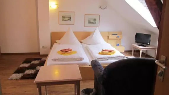 Hotel am Freihafen | Kuzey Ren-Westfalia - Essen (ve civarı) - Duisburg - Ruhrort