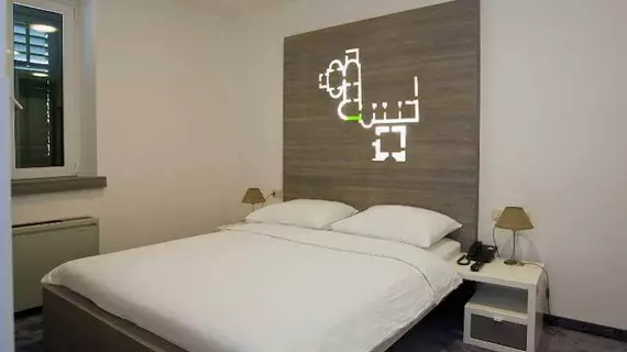 Hotel Slavija | Split-Dalmaçya - Split - Split Eski Kent Bölgesi