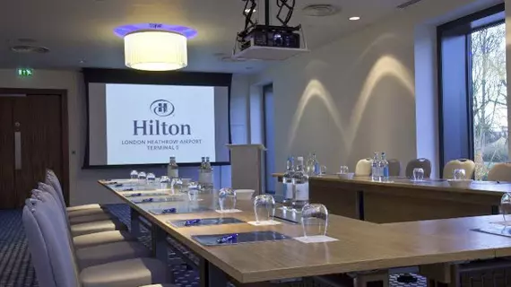 Hilton London Heathrow Airport Terminal 5 | Buckinghamshire (kontluk) - Slough