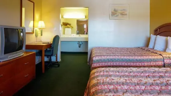 Days Inn & Suites Hayward | Kaliforniya - Oakland (ve civarı) - Hayward