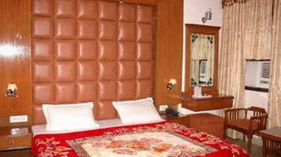 Hotel S.P.B 87 | Batı Delhi - Ulusal Eyalet Başkenti Delhi - Delhi (ve civarı) - Yeni Delhi - Karol Bagh