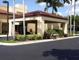 Courtyard By Marriott Boca Raton | Florida - Palm Beach - Batı Palm Beach (ve civarı) - Boca Raton