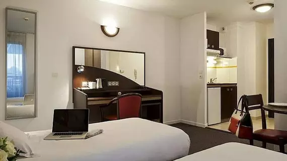 COMFORT SUITES PORT MARLY PARIS OUEST | Ile-de-France - Yvelines (bölge) - Le Port-Marly