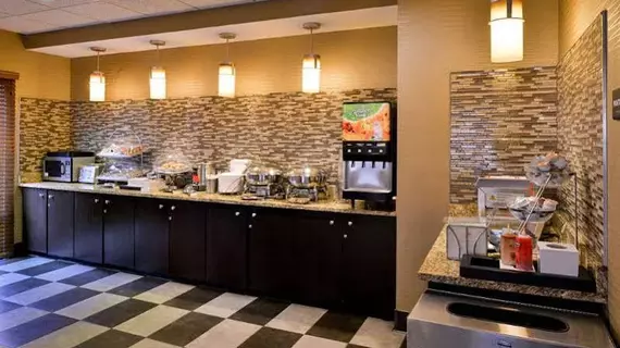 Best Western Plus Wichita West Airport Inn | Kansas - Wichita (ve civarı) - Viçita