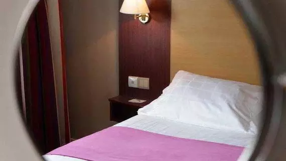 Ibis Styles Clermont Ferrand Gare | Auvergne-Rhone-Alpes - Puy-de-Dome (bölge) - Clermont-Ferrand