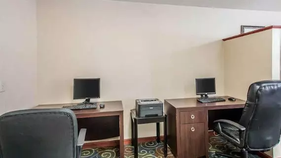 Quality Inn Opryland Area | Tennessee - Nashville-Davidson - Nashville (ve civarı) - Nashville - Opryland - Donelson