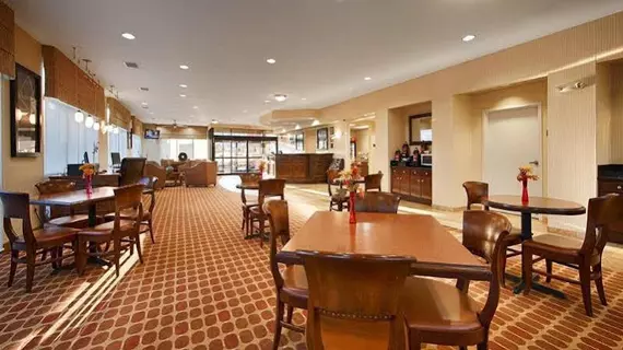 Best Western Plus Castlerock Inn & Suites | Arkansas - Bentonville - Fayetteville (ve civarı) - Bentonville