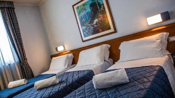 Hotel Glis | Piedmont - Turin (ve civarı) - San Mauro Torinese