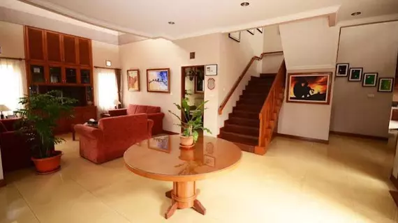 Setra Priangan Guest House | West Java - Bandung (ve civarı) - Bandung - Pasteur