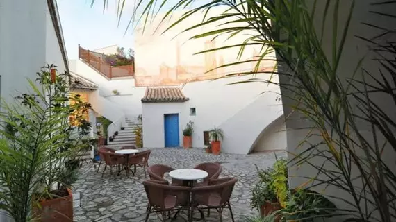 Hotel Utopía | Andalucia - Cadiz (vilayet) - La Janda - Benalup-Casas Vieja