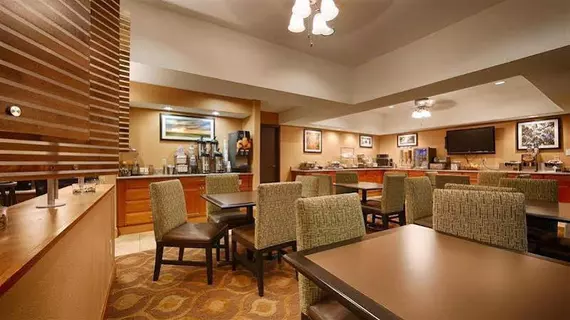 Best Western Plus Mishawaka Inn | Indiana - South Bend (ve civarı) - Mishawaka