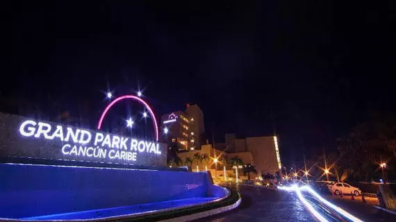 Grand Park Royal Luxury Resort Cancun | Quintana Roo - Benito Juárez - Cancun (ve civarı) - Oteller Bölgesi - Avenida Kukulkan