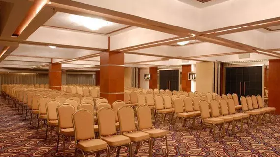 Peninsula Grand Hotel | Maharaştra - Raigad - Bombay (ve civarı) - Bombay - Merkez Banliyöleri