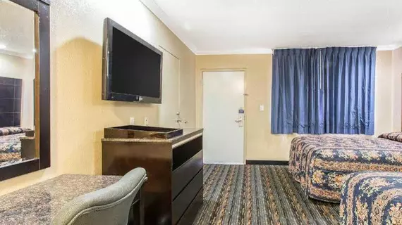 Rodeway Inn San Bernardino | Kaliforniya - San Bernardino County - San Bernardino (ve civarı) - San Bernardino