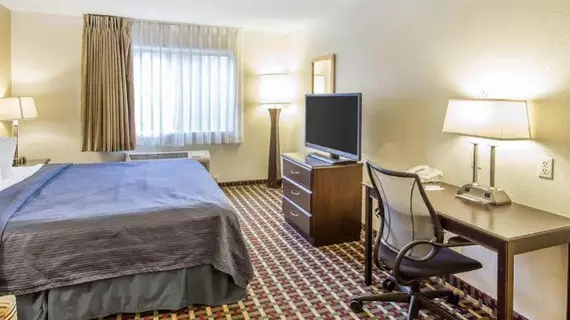 Quality Inn & Suites Lakewood | Kolorado - Denver (ve civarı) - Lakewood