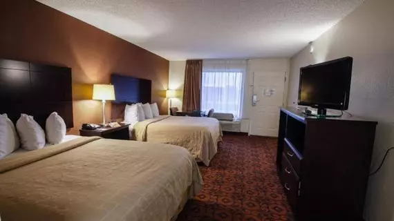 Quality Inn and Suites Oklahoma City | Oklahoma - Oklahoma City (ve civarı) - Oklahoma