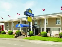 Days Inn - Vancouver Metro | Britanya Kolombiyası - Vancouver (ve civarı) - Vancouver - Vancouver Güney