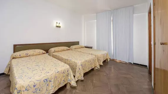 Hostal Alicante | Balearic Adaları - İbiza Adası - Sant Antoni de Portmany