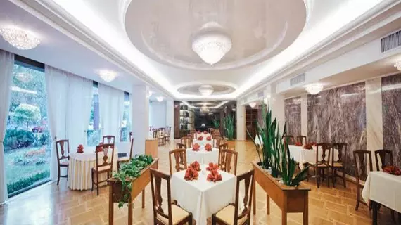 Jolly Alon Hotel | Kişinev