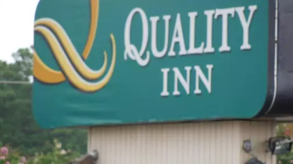 Quality Inn Little Creek | Virginia - Norfolk - Virginia Beach (ve civarı) - Virginia Beach