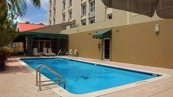 Hampton Inn & Suites Fort Lauderdale Airport | Florida - Fort Lauderdale (ve civarı) - Hollywood