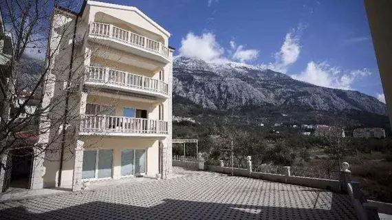 Apartments Buljubasic | Split-Dalmaçya - Makarska