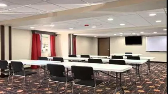 Ramada Inn Tulsa | Oklahoma - Tulsa (ve civarı) - Tulsa