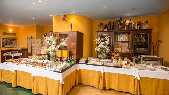 As Hotel Dei Giovi | Lombardy - Milano (ve civarı) - Cesano Maderno