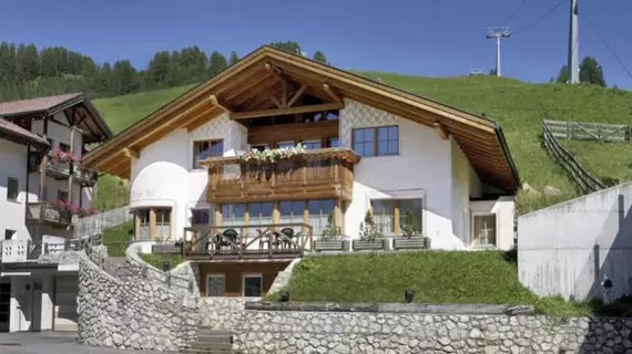 Chalet Alt - BelaVal Apartments | Trentino-Alto Adige - Güney Tirol (il) - Corvara in Badia