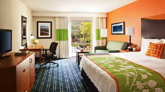 Fairfield Inn Albuquerque University Area | New Mexico - Albuquerque (ve civarı) - Albuquerque - Albuquerque Merkezi