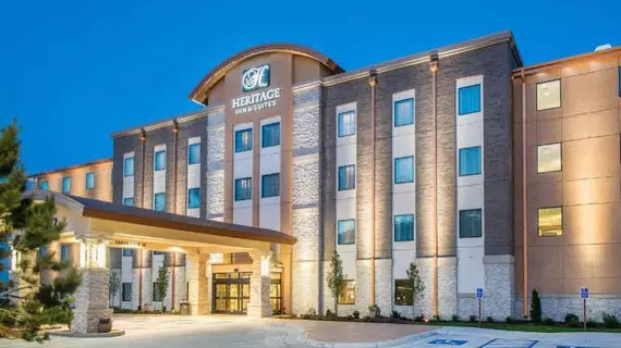 THE HERITAGE INN & SUITES, AN ASCEND HOTEL COLLECTION MEMBER | Kansas - Dodge City (ve civarı) - Garden City