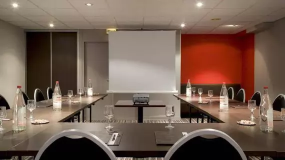 Comfort Hotel Lille - Mons en Baroeul | Hauts-de-France - Nord (bölge) - Lille (ve civarı) - Mons-en-Baroeul