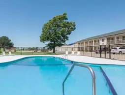 Howard Johnson Inn - Salina | Kansas - Salina (ve civarı) - Salina