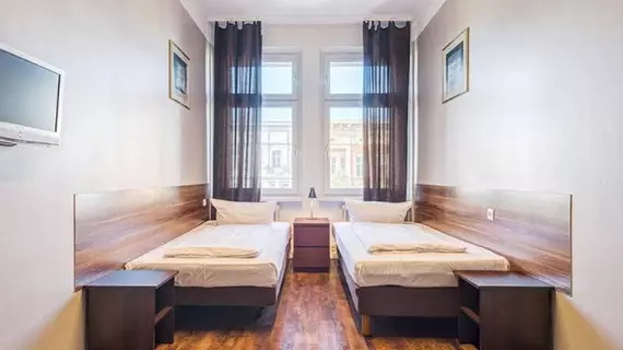 Potsdamer Inn | Berlin (ve civarı) - Tempelhof-Schoeneberg - Diplomatic Quarter - Schoeneberg