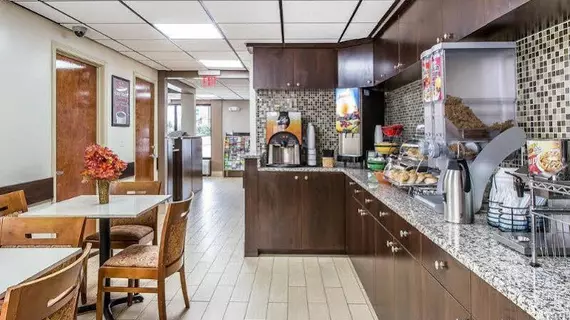 Econo Lodge Midtown | Georgia - Savannah (ve civarı) - Savana - Midtown